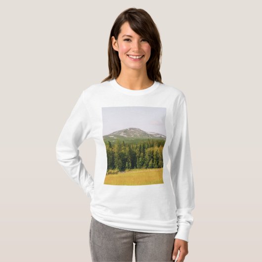 スウェーデンの山の風景 Tシャツ (正面フル)