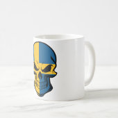 スウェーデンの旗のスカル コーヒーマグカップ (正面右)