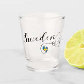 スウェーデンの旗のハート、スウェーデンの原稿のデザイン ショットグラス (正面)