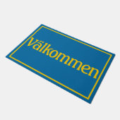 スウェーデンの旗の色で書かれたVälkommen Welcome ドアマット (アングル)