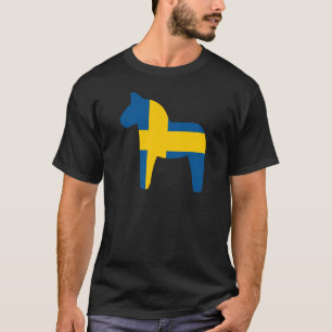 スウェーデンの旗のDalaの馬 Tシャツ