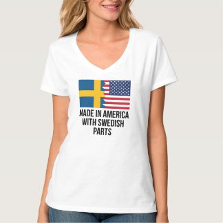 スウェーデンの部品が付いているアメリカで作られる Tシャツ