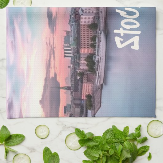 スウェーデンの首都ストックホルムの夜スカイライン キッチンタオル (折り畳み)