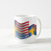 スウェーデンアメリカの振る旗 コーヒーマグカップ (正面右)