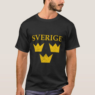 スウェーデンスリークラウンスヴェリゲトレクロノア Tシャツ