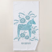 スウェーデンダラホースティール（緑がかった色）グリーン名前をカスタムする ビーチタオル (正面)