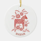 スウェーデンダラホースパーソナライズされたレッド セラミックオーナメント (正面)