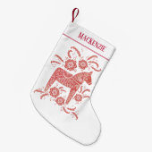 スウェーデンダラホースフォークアパーソナライズされたートレッドホワイト スモールクリスマスストッキング (正面 (吊り時))