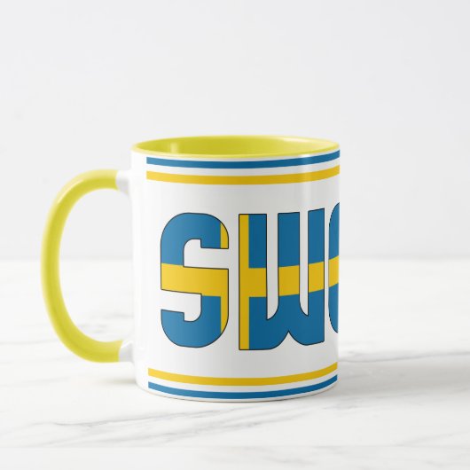 スウェーデン国旗の愛国的なコーヒー マグカップ (左)