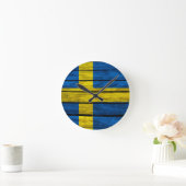 スウェーデン国旗の素朴木材 ラウンド壁時計 (ホーム)