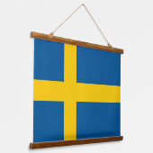 スウェーデン国旗を掲げたウォールタペストリー 吊り下げ型タペストリー (傾斜あり)