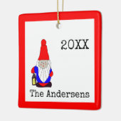 スウェーデン小妖精や小人タイプライターフォント セラミックオーナメント (左)