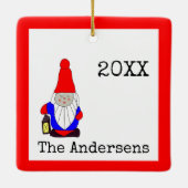 スウェーデン小妖精や小人タイプライターフォント セラミックオーナメント (裏面)