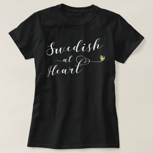 スウェーデン語Atハート、スウェーデン国旗 Tシャツ (デザイン正面)