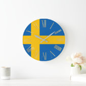スウェーデン金ゴールドローマ数字付きスウェーデン国旗 ラージ壁時計 (ホーム)
