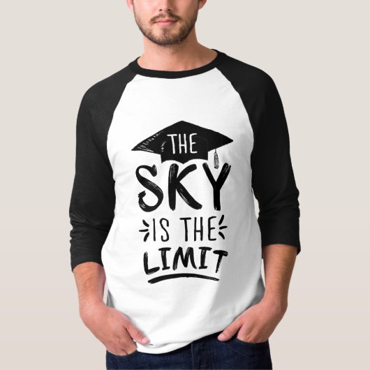 スカイが限界の巧妙な卒業キャプションかわいい Tシャツ (正面)