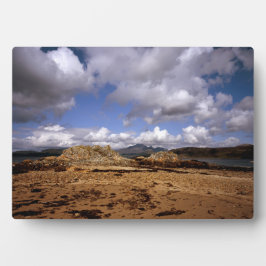 スカイスコットランドのブラブヘイン島を通過する雲 フォトプラーク