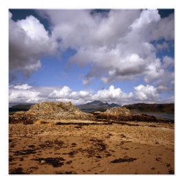 スカイスコットランドのブラブヘイン島を通過する雲 フォトプリント           