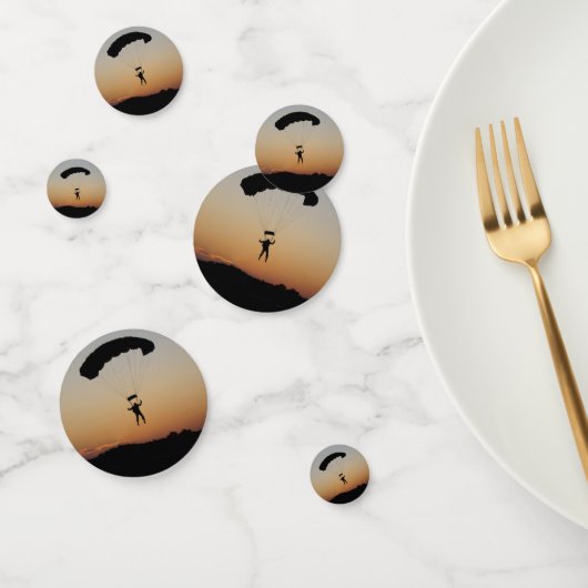 スカイダイバーパラシュートアットサンセットスカイダイバー コンフェッティ (グループ)