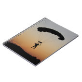 スカイダイバーパラシュートアットサンセットスカイダイバー ノートブック (左側)