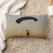 スカイダイバーパラシュートアットサンセットスカイダイバー ランバークッション (ブランケット)