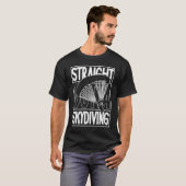 スカイダイビングが好きすぎておかしい Tシャツ (正面フル)