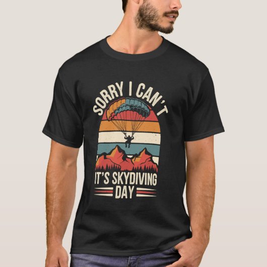 スカイダイビングの日 スカイダイバー 面白い 空のダイビング Tシャツ (正面)