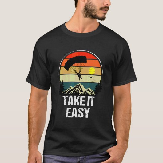 スカイダイビングを楽しむ Tシャツ (正面)
