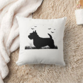 スカイテリア犬 ハロウィン 月 シルエット クラス クッション (ブランケット)