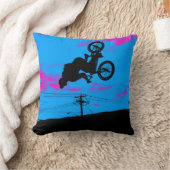 スカイトレッキング – BMXライダー クッション (ブランケット)