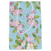 スカイブルーにピンクのリンゴの花葉咲き ミディアムペーパーバッグ (正面)