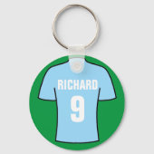 スカイブルーのサッカーシャツデザイン。キーチェーン キーホルダー (裏面)