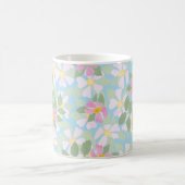 スカイブルーのピンクと白の犬のバラ コーヒーマグカップ (中央)