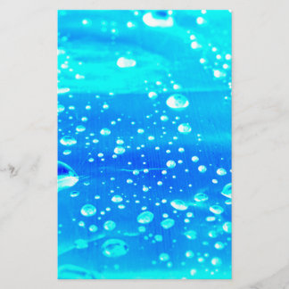 スカイブルーの水滴