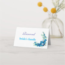 スカイブルーの花柄の結婚式の折りたたみ式プレイスカード