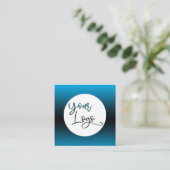 スカイブルーカスタムとブラックにロゴを追加グラデーションする スクエア名刺 (スタンド正面)