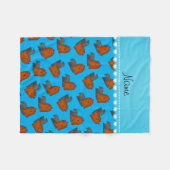 スカイブルーパーソナライズされたヨークシャーのテリアの名前 フリースブランケット (正面(横))