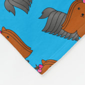 スカイブルーパーソナライズされたヨークシャーのテリアの名前 フリースブランケット (角)