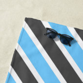 スカイブルーモダングレイ対角線ストライプ ビーチタオル (インサイチュ)