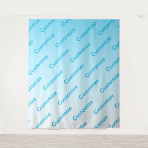 スカイブルー（変わりやすい色！）グラデーションと文字パターン タペストリー