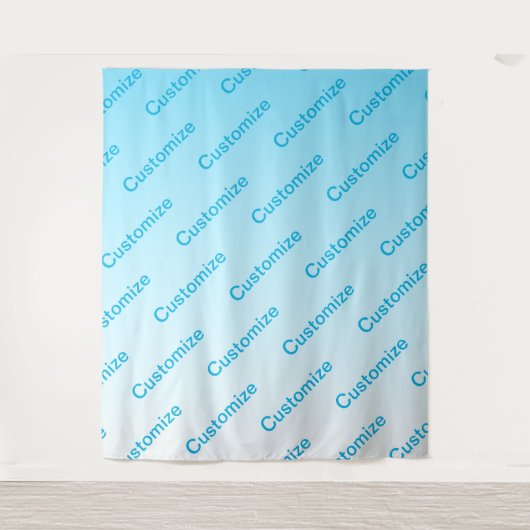 スカイブルー（変わりやすい色！）グラデーションと文字パターン タペストリー (正面)