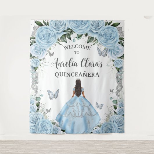 スカイベビーブルーフローラプリンセスキンセアニラバックドロップ タペストリー (正面)