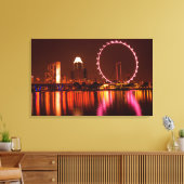スカイラインキャンバスで夜のシンガポールのフライヤーホイール キャンバスプリント (インサイチュ (リビング))