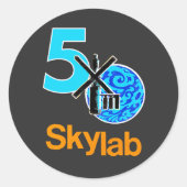 スカイラボ50周年記念シャツ ラウンドシール (正面)