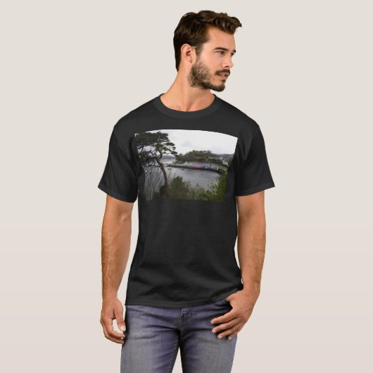 スカイ島の松の木 Tシャツ (正面フル)