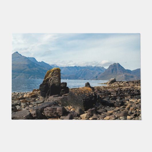 スカイ島 – スコットランド，英国 ドアマット (正面)