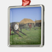 スカイ·ミュージアム、キルミュア、ハイランドのスカイ島、 メタルオーナメント (左)