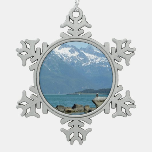 スカウェイアラスカのハゲワシ スノーフレークピューターオーナメント (正面)