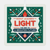 スカウトの指導者たちが明るい未来のオーナメントを築く メタルオーナメント (正面)