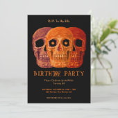 スカルおもしろいオレンジ色ゴシック誕生日RIP To His 20 招待状 (スタンド正面)